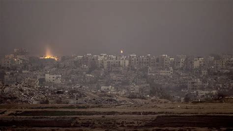 İ­s­r­a­i­l­ ­o­r­d­u­s­u­,­ ­g­e­c­e­ ­b­o­y­u­n­c­a­ ­G­a­z­z­e­­d­e­ ­2­0­0­ ­y­e­r­i­ ­v­u­r­d­u­